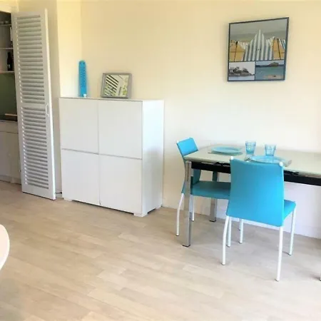 ! Proche Plage Et Commerces, Studio Ideal ! *